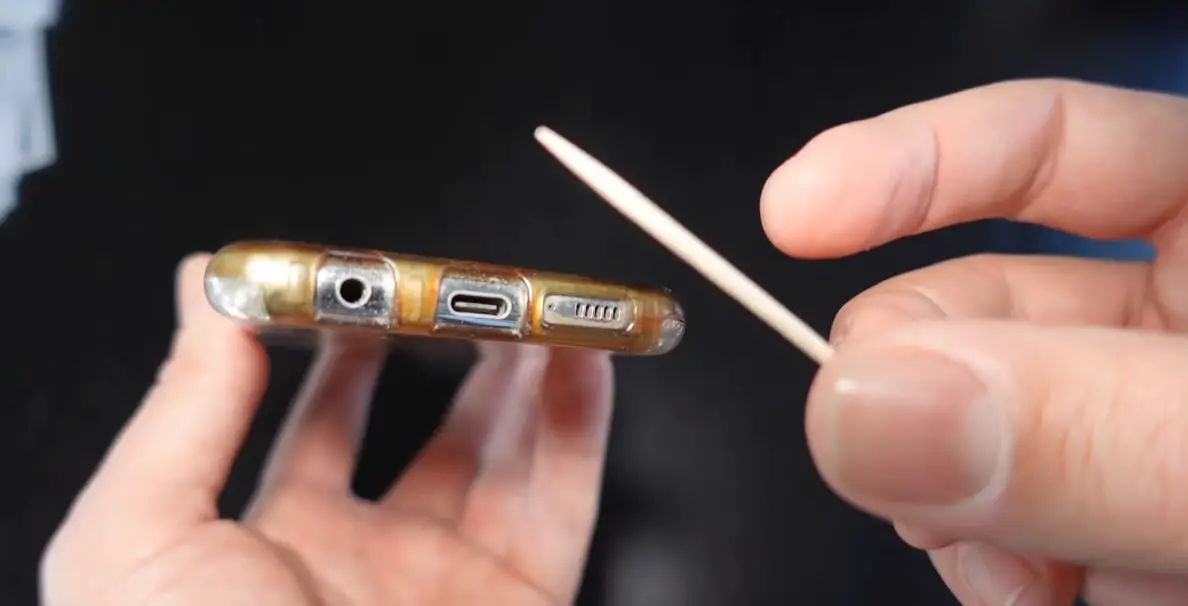 How to Clean Headphone Jack: Quick & Effective Tips